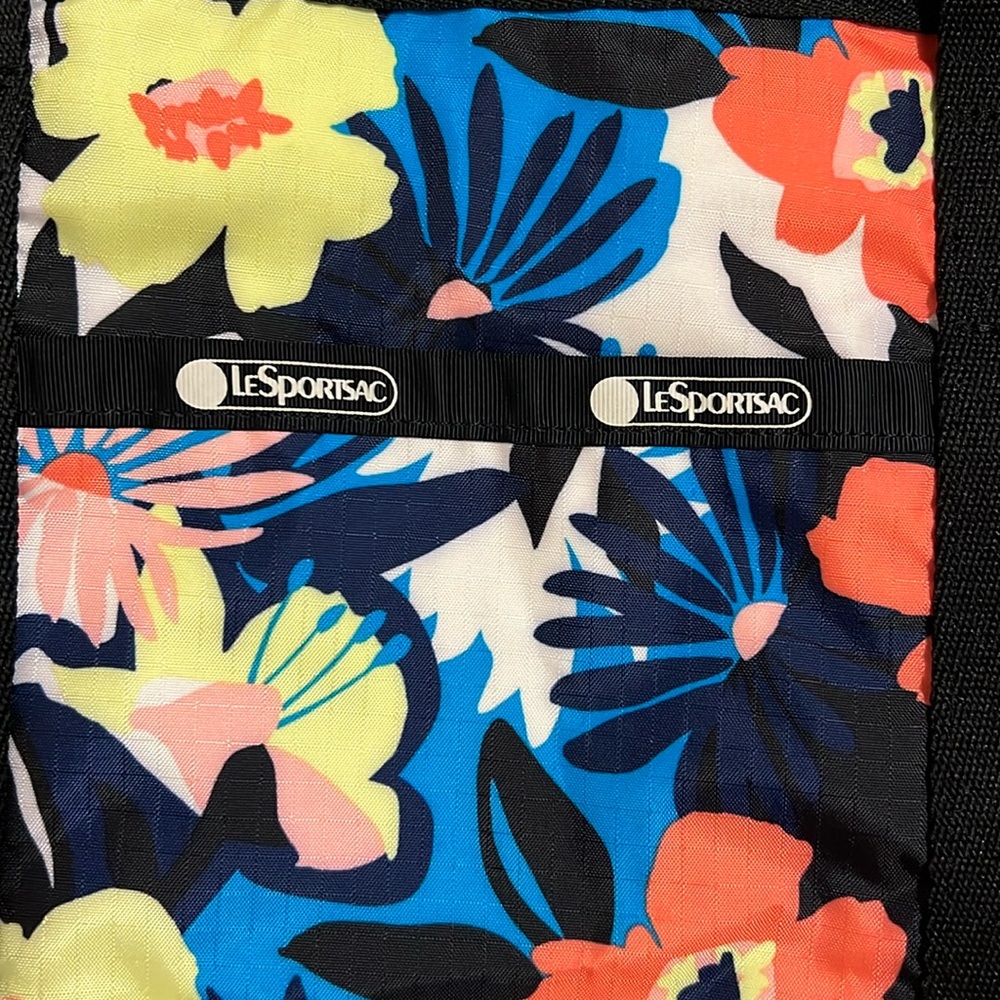 LeSportsac Alameda 3901 East/West Tote Bag and Pouch Set NWT - Picture 4 of 13